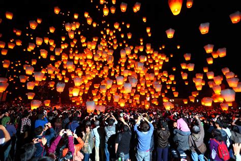 sky lantern festival taiwan